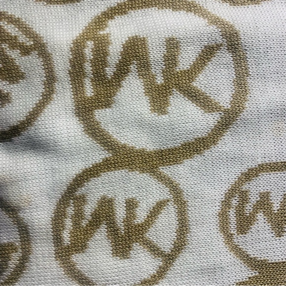 Michael Kors Beige and White Scarf - Picture 5 of 7